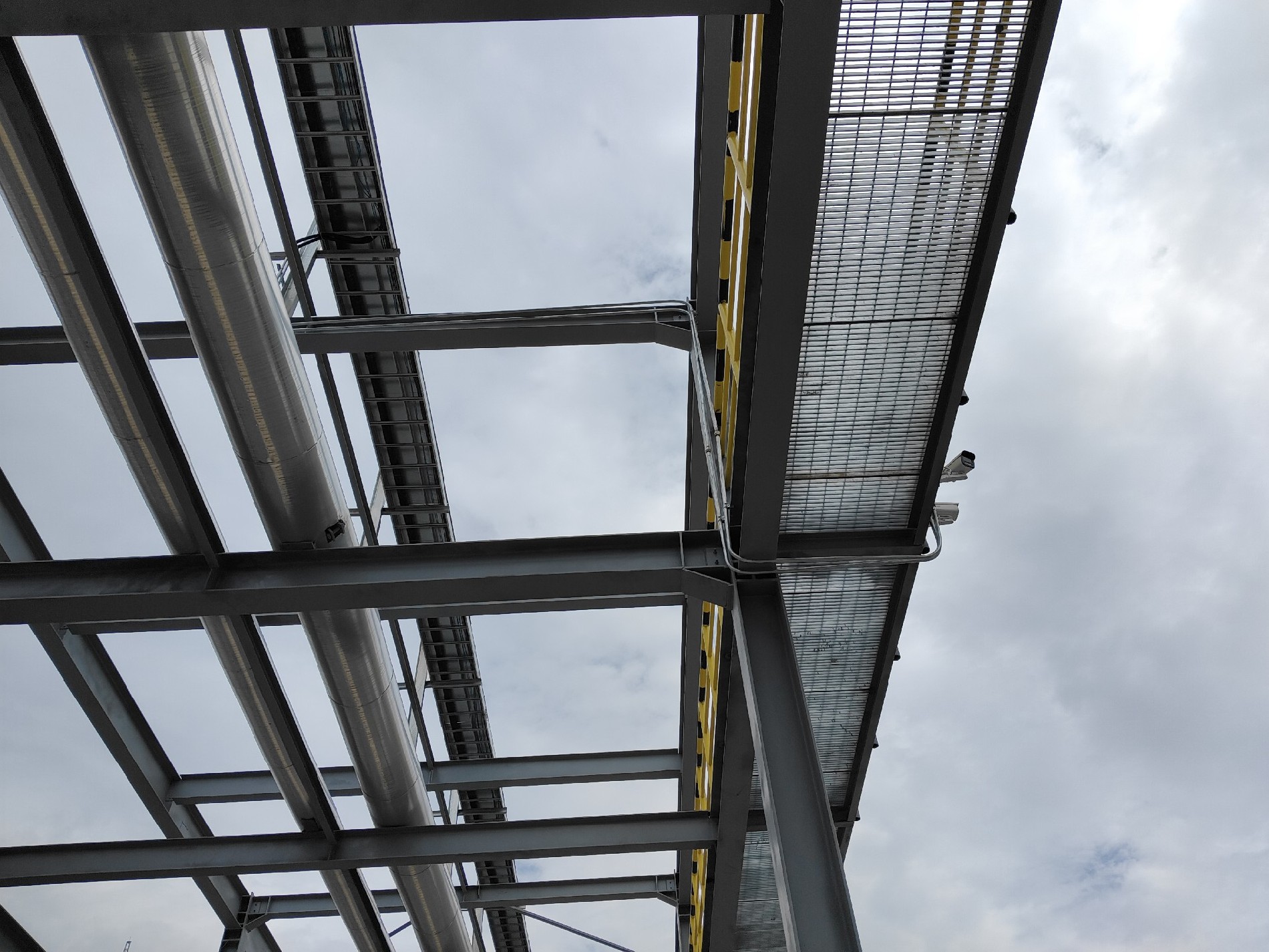 熱烈祝賀我公司又一較大監(jiān)控和綜合布線工程認(rèn)真交付！